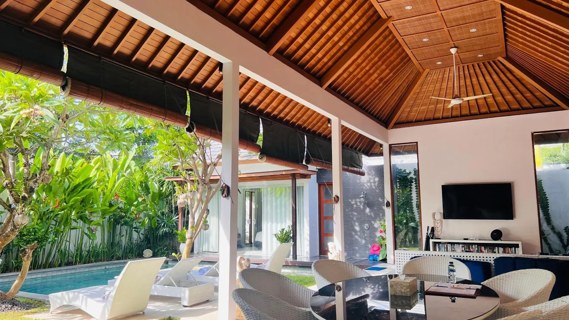 Villa Pacha Seminyak Bali By Carlon Luxury Rentals